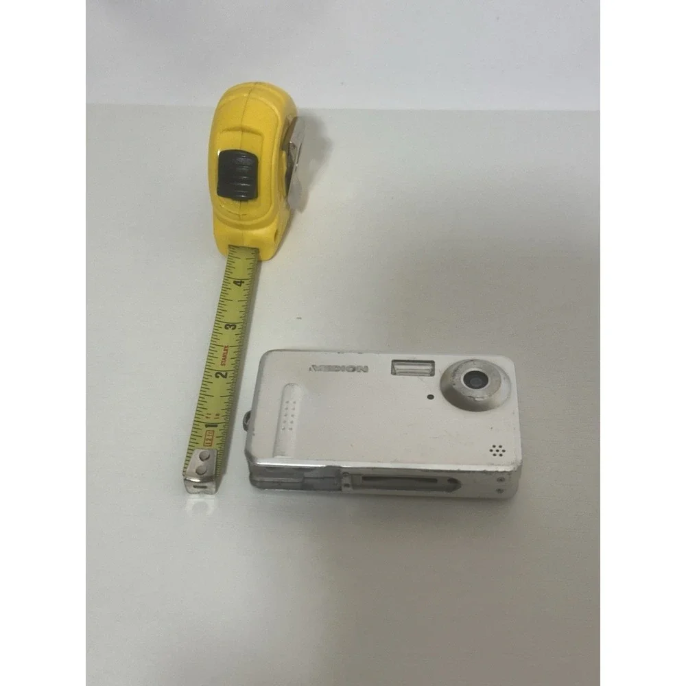 Medion MD 85173 digital camera For Parts Not Working